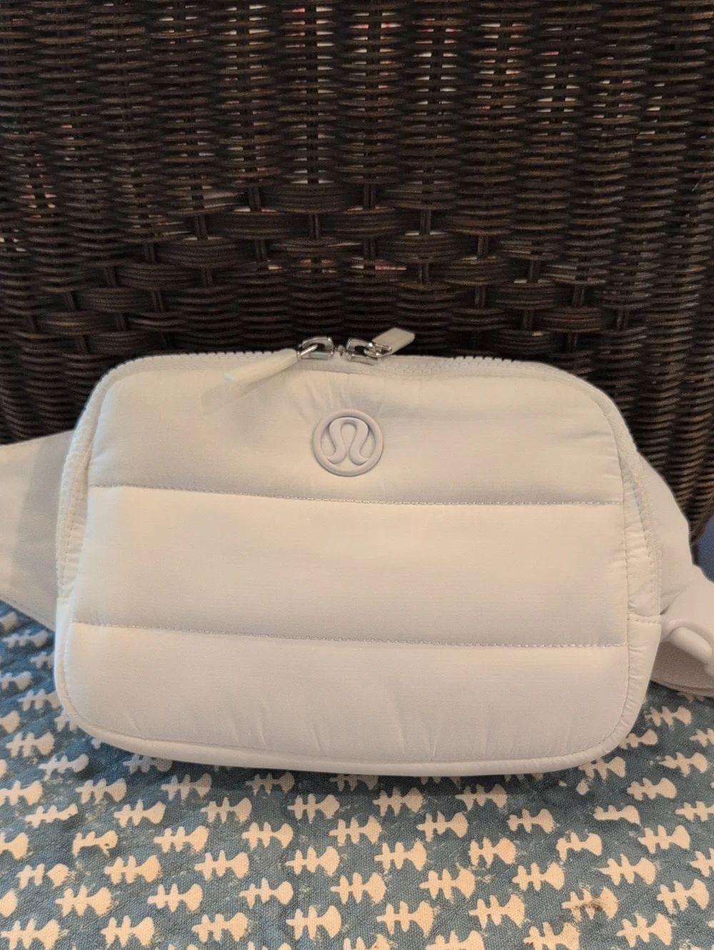 Lululemon Everywhere Belt Bag White Wunder Puff Quilted Style Water Repellent